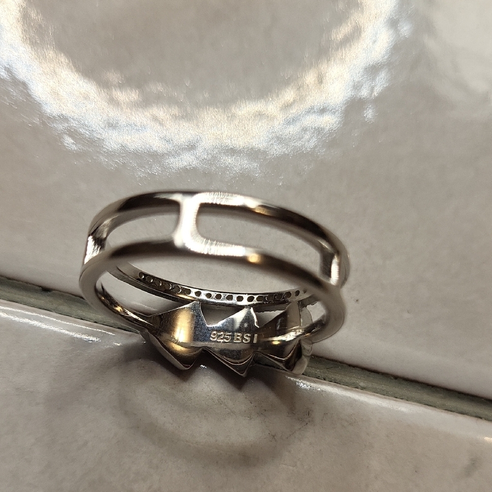Geometric Silver And White Triangular Ring - image 7